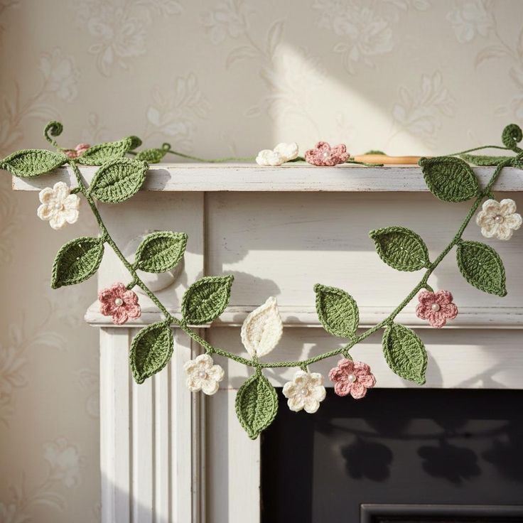 Mantel garland